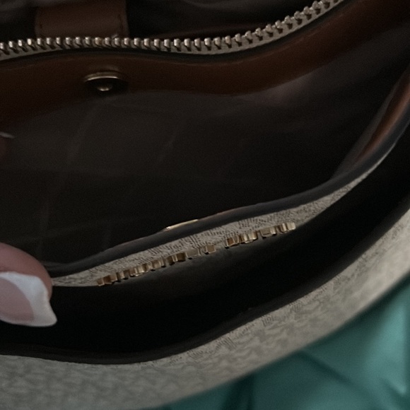 SOLD - Picture 4 of 4